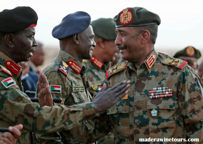 Sudanese military กระทรวงข้อมูลของซูดานกล่าวว่า บริษัท ทหารที่ใหญ่ที่สุดแห่งหนึ่งของประเทศได้ตกลงที่จะค่อยๆส่งมอบการปฏิบัติงานของพลเรือน