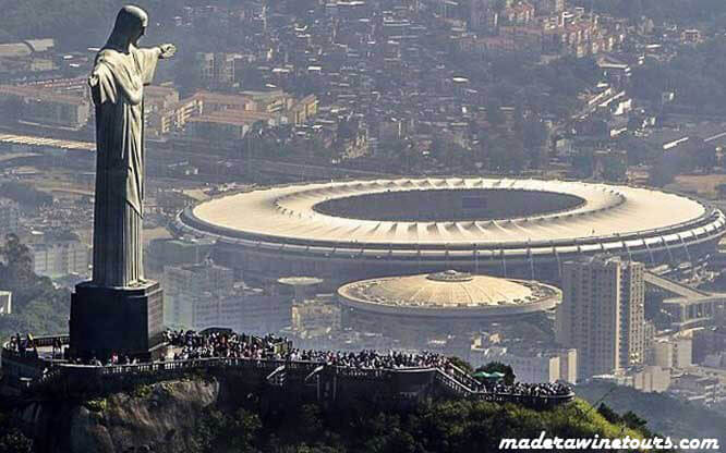 Brazil สนามกีฬา Maracana ของบราซิลจะได้รับการตั้งชื่อตาม Pele ตำนานฟุตบอลของประเทศเนื่องจากสมาชิกสภานิติบัญญัติของรัฐ Rio de Janeiro 