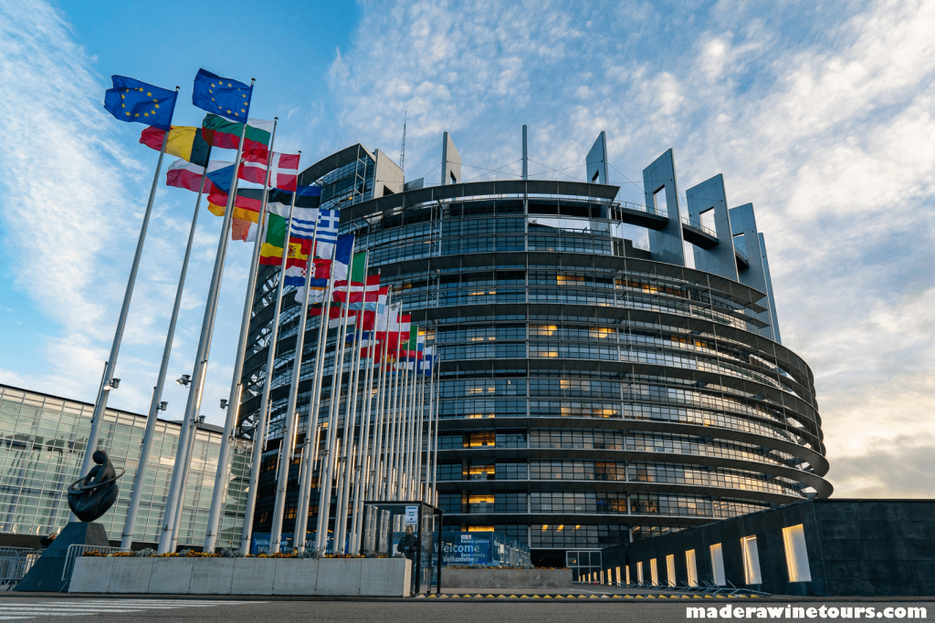 EU Parliament รัฐสภายุโรปได้ใช้มติเรียกร้องให้สหภาพยุโรปใช้มาตรการคว่ำบาตรที่มีเป้าหมายต่อเจ้าหน้าที่เลบานอนที่เกี่ยวข้องกับการทุ