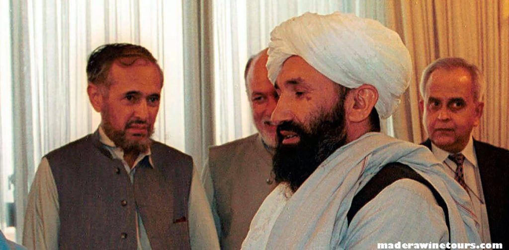 Mohammad Hasan Akhund กลุ่มตอลิบานได้แต่งตั้งมุลเลาะห์ โมฮัมหมัด ฮาซัน อาคุน ให้เป็นผู้นำรัฐบาลชั่วคราวชุดใหม่ของพวกเขา Mohammad Hasan Akhund 