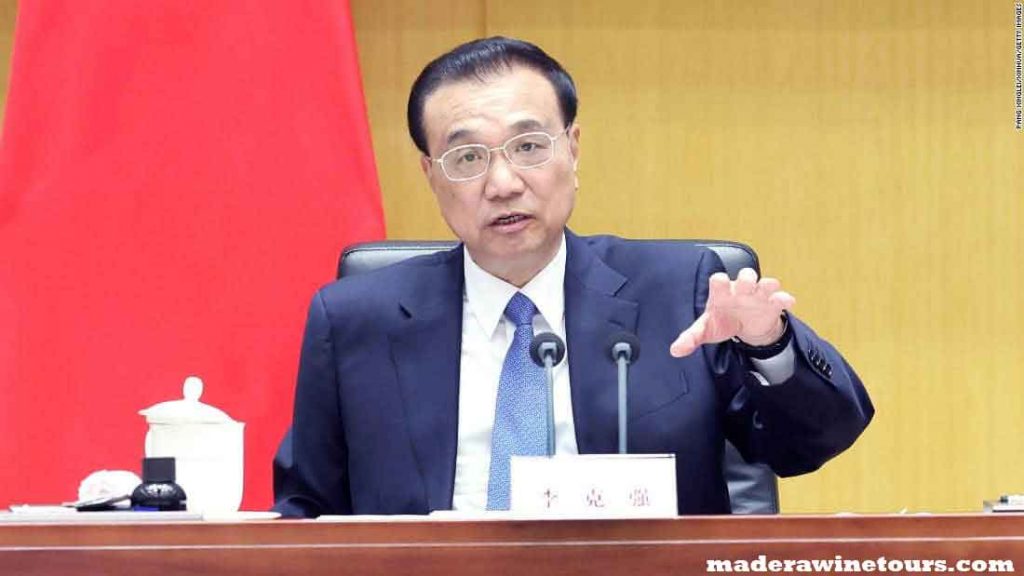 Li Keqiang เมื่อสัปดาห์ที่แล้ว นายกรัฐมนตรีหลี่ เค่อเฉียง ของจีนได้เรียกร้องให้มีการรายงานเจ้าหน้าที่ของรัฐบาลท้องถิ่น 100,000 คน 
